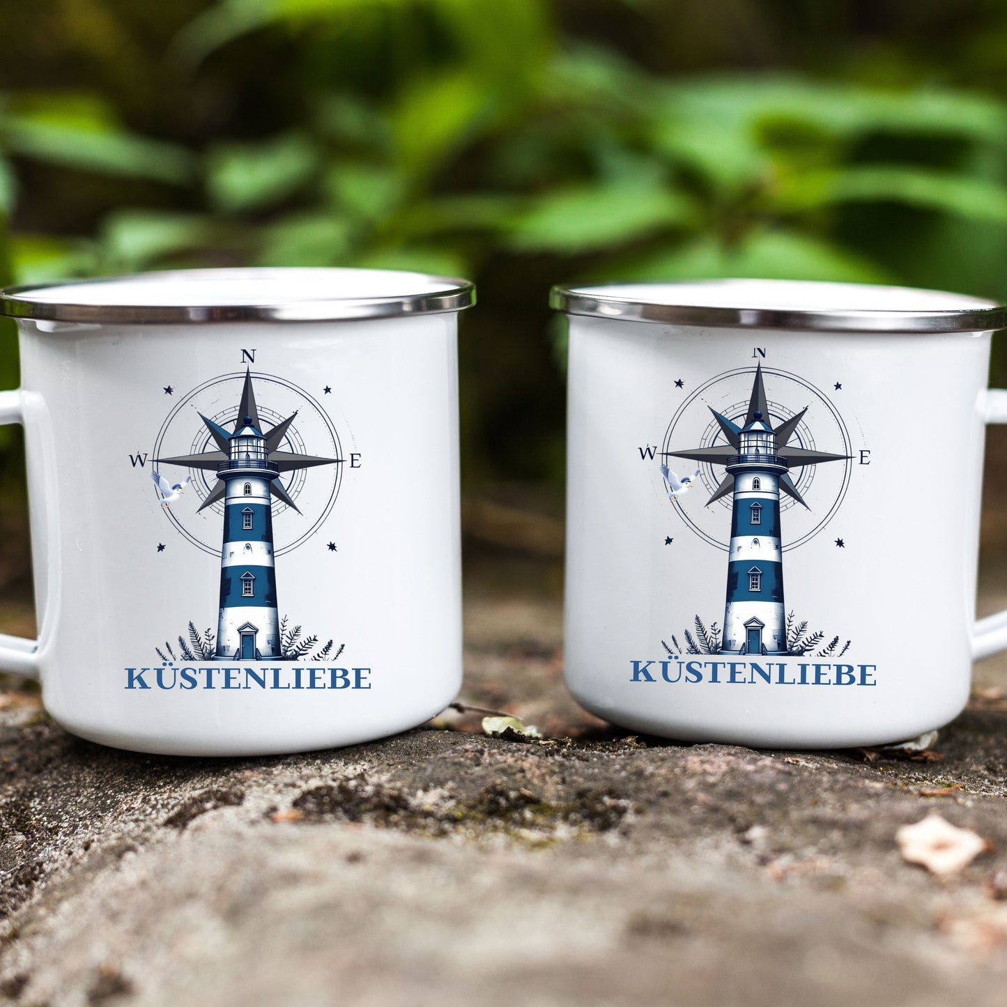 Emaille Tasse Küstenliebe mit Leuchtturm und Kompass