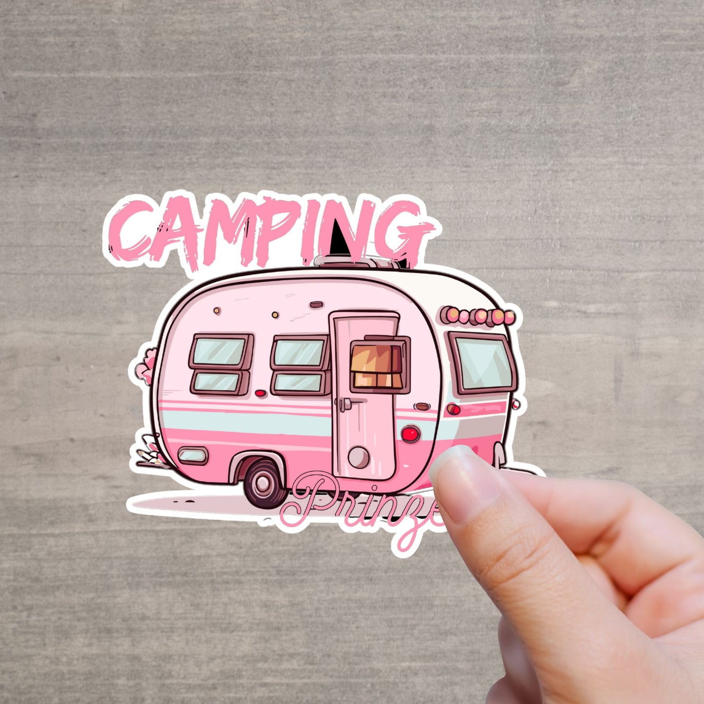 Rosa Wohnwagen-Sticker mit Schriftzug Camping Prinzessin auf weißem Hintergrund