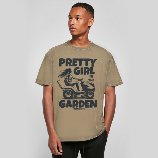 Oversize Washed T-Shirt Pretty Girl in the Garden - Mom Edition